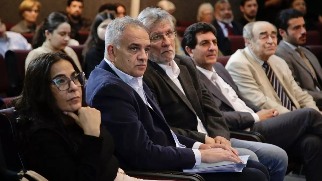 Gobernadores se rebelan y desordenan al peronismo en el Senado en medio de negociaciones con&nbsp;Villarruel