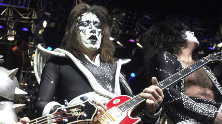 Fans de KISS impulsan campaña para nombrar astronauta honorario a Ace Frehley tras su&nbsp;muerte
