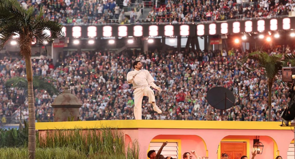La increíble historia del argentino que pasó de vender empanadas a construir la casita para Bad&nbsp;Bunny
