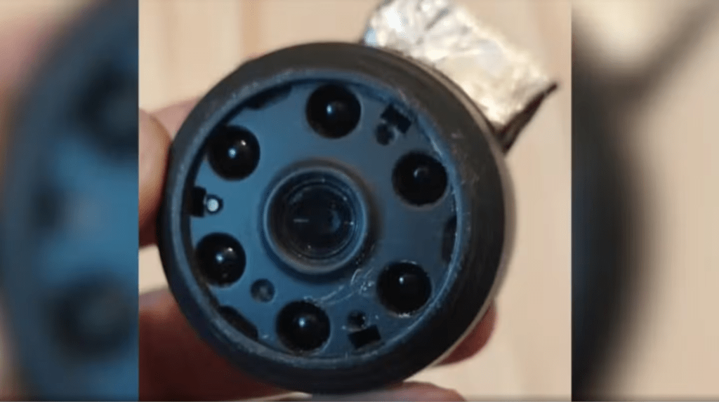 Halló una cámara que la grababa todo el día y apuntó contra su ex el caso que generó&nbsp;alarma