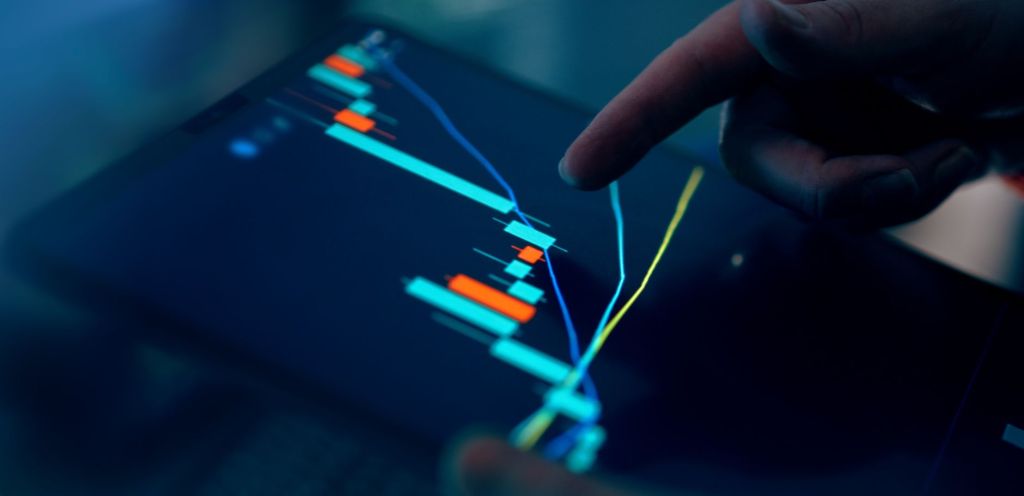 Indicador de riesgo país cae a su mínimo en ocho años